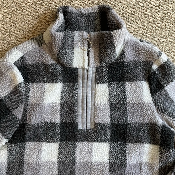 Buffalo Check Pullover - Picture 2 of 4